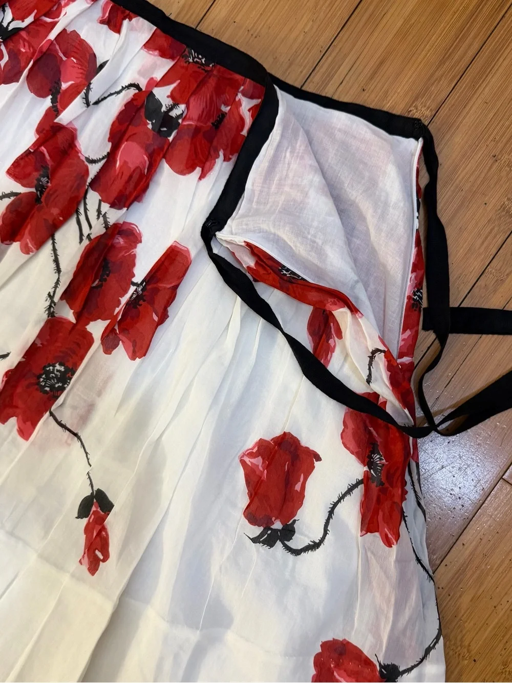 NWOT Anthropologie Mermaid White Red Floral Skirt Size S